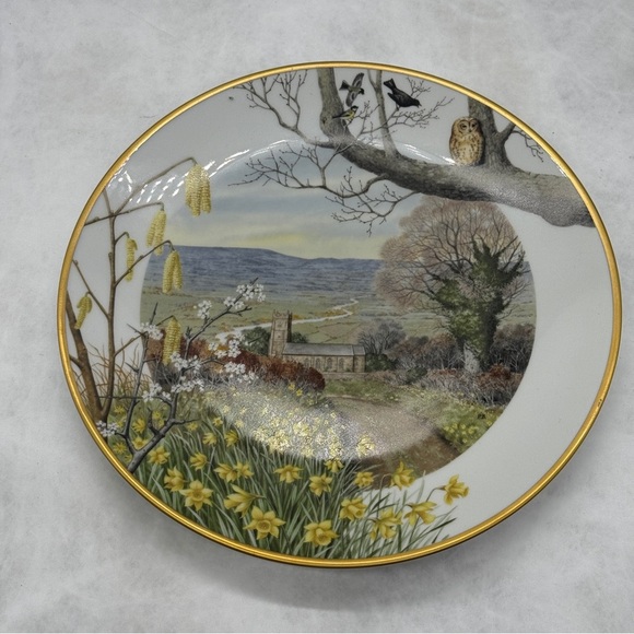 Limited Edition Decorative Plate with Scenic Landscape Design by Peter Barrett - Picture 6 of 6